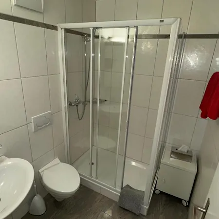 Stylish Alpine In Davos, Wifi & Netflix Apartament Davos